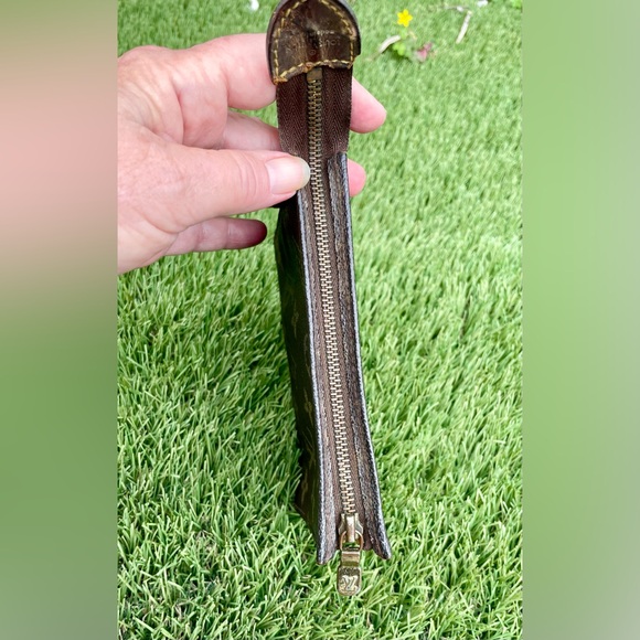 Auth Louis Vuitton Monogram Pouch Clutch Date-code 1989 France - Picture 11 of 12